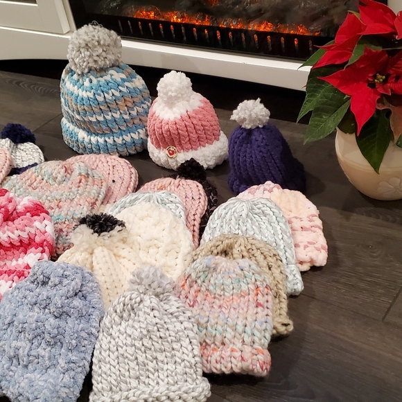 Hand knit hats - Picture 5 of 8